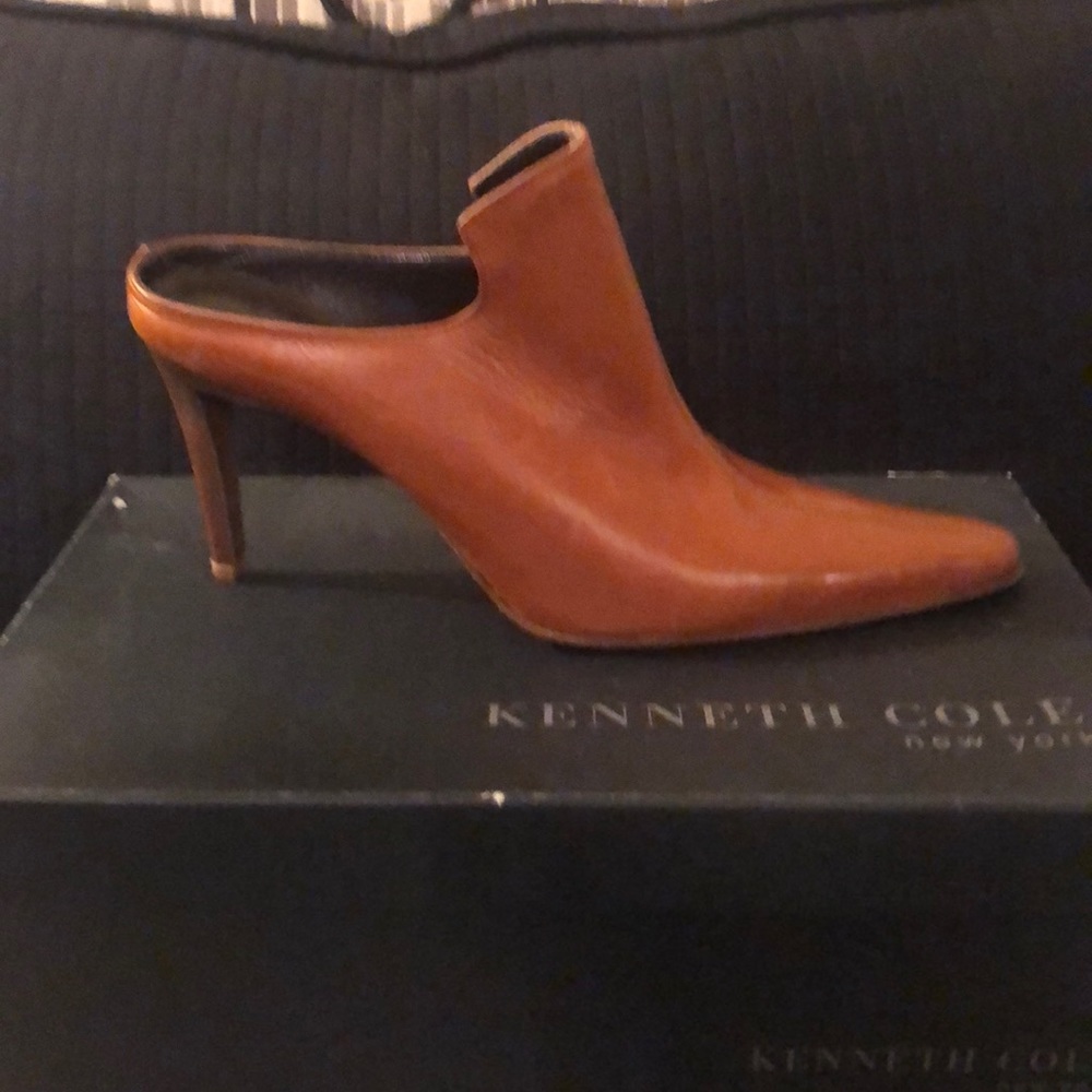 Brand New Kenneth Cole